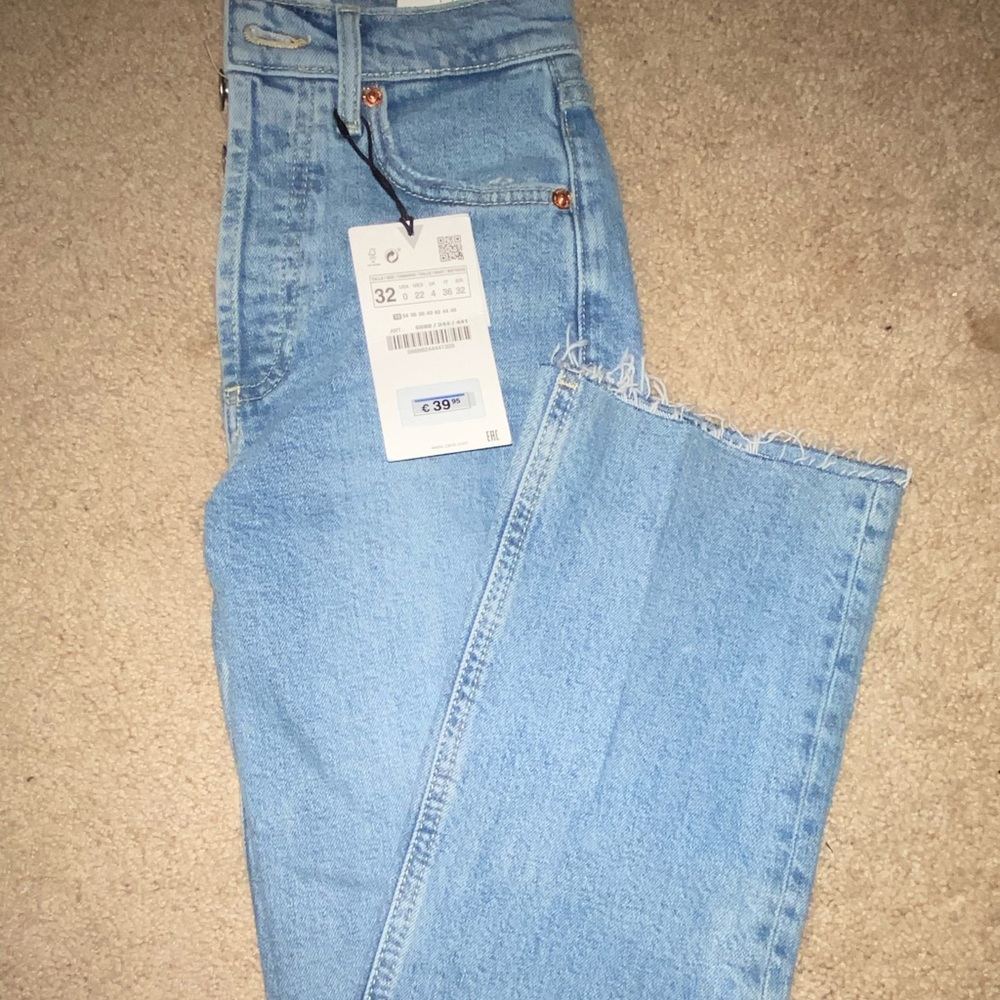 NEW WITH TAGS! ZARA Trumpet Jeans size 25/0